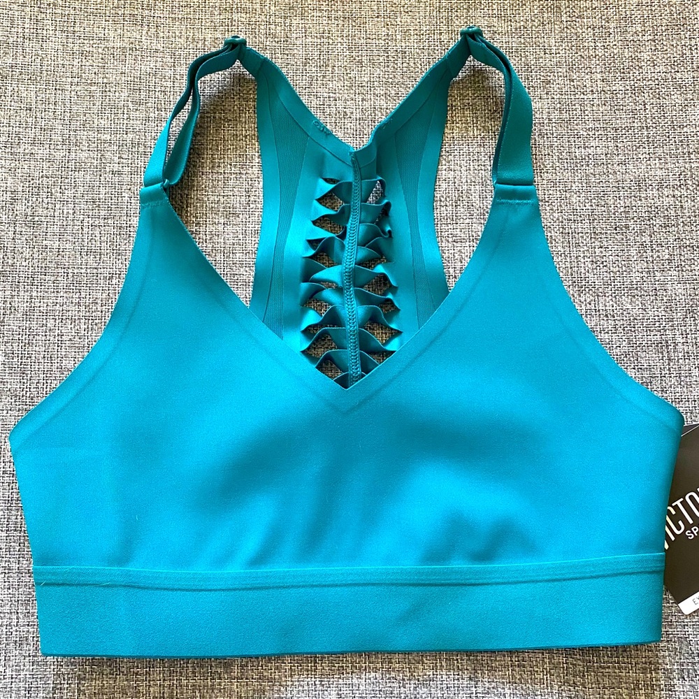 Victoria’s Secret Sports Bra XS NWT
